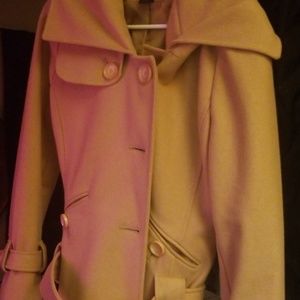 Beautiful Trench Style Coat 60% Wool
